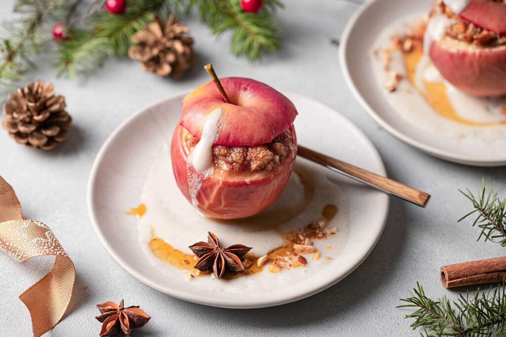 Veganer Bratapfel mit Vanillesoße ohne Marzipan zuckerfrei