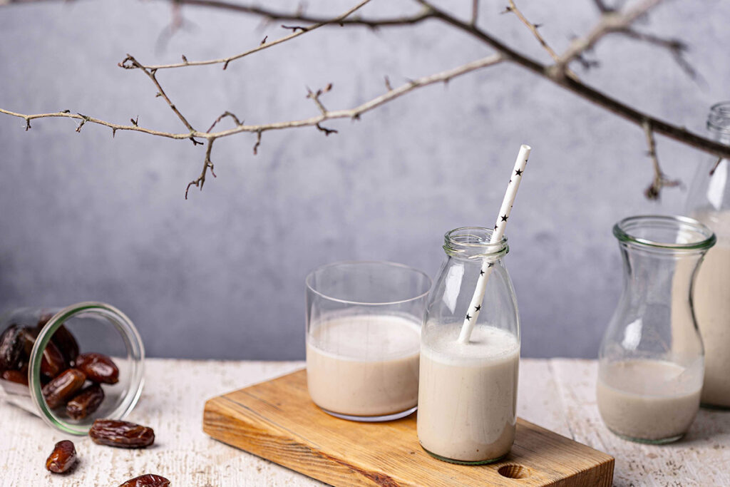 Vegane Vanillemilch selber machen ohne Zucker Getränk für Kinder