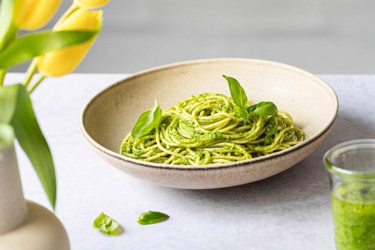 Veganes Bärlauch Pesto ohne Hefeflocken mit Cashewnüssen