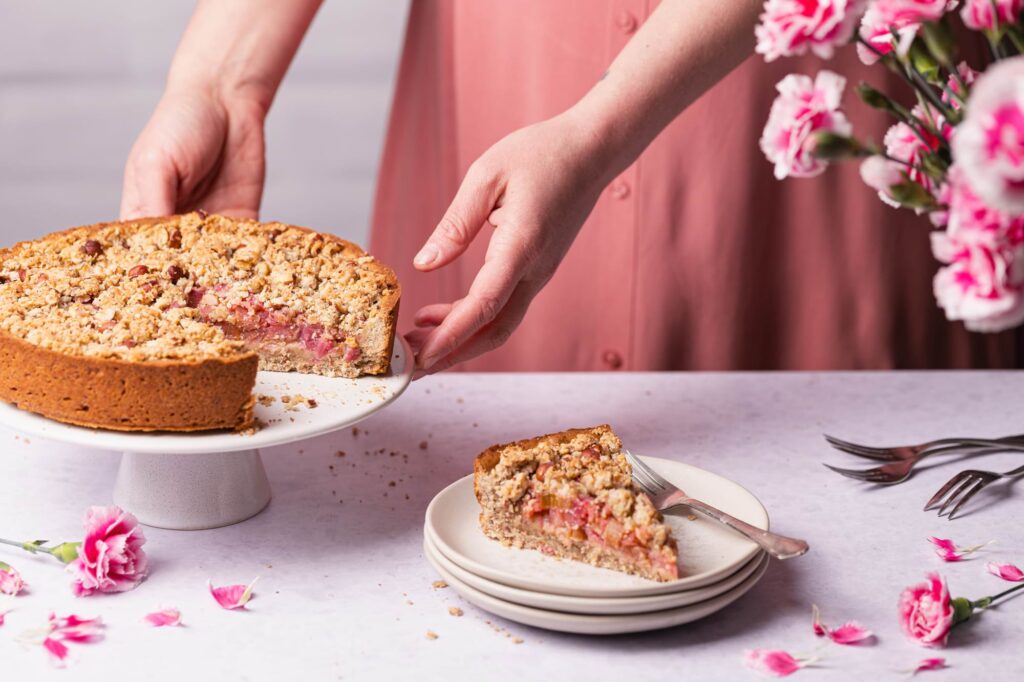 Veganer, Glutenfreier Rhabarberkuchen mit Streuseln Ohne Zucker