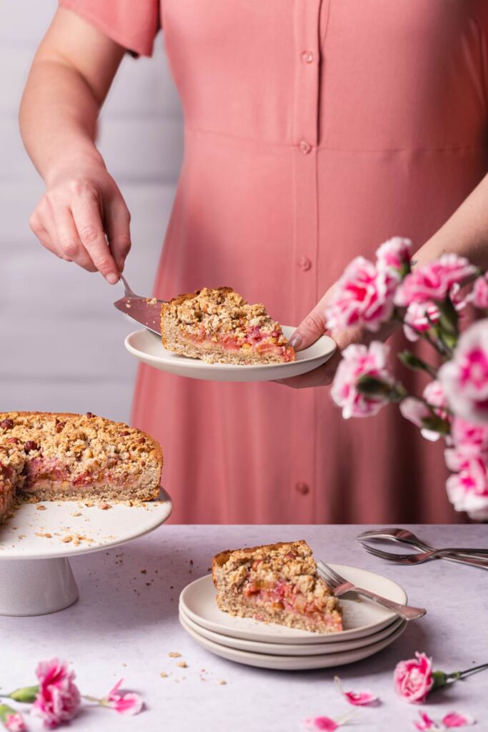 Veganer, Glutenfreier Rhabarberkuchen mit Streuseln Ohne Zucker